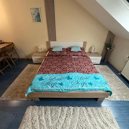 Kossuth Apartman Boedapest Buitenkant foto